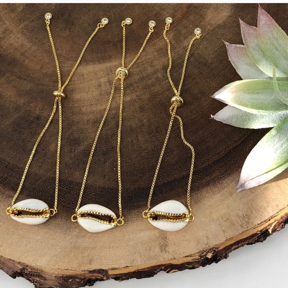 Last 1! 🌟Gold Cowrie Shell Bracelet - Picture 2 of 4